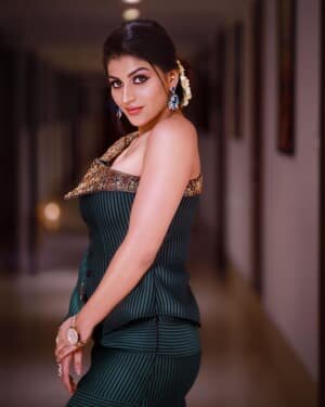 Yaashika Aanand Latest Photos | Picture 1736149