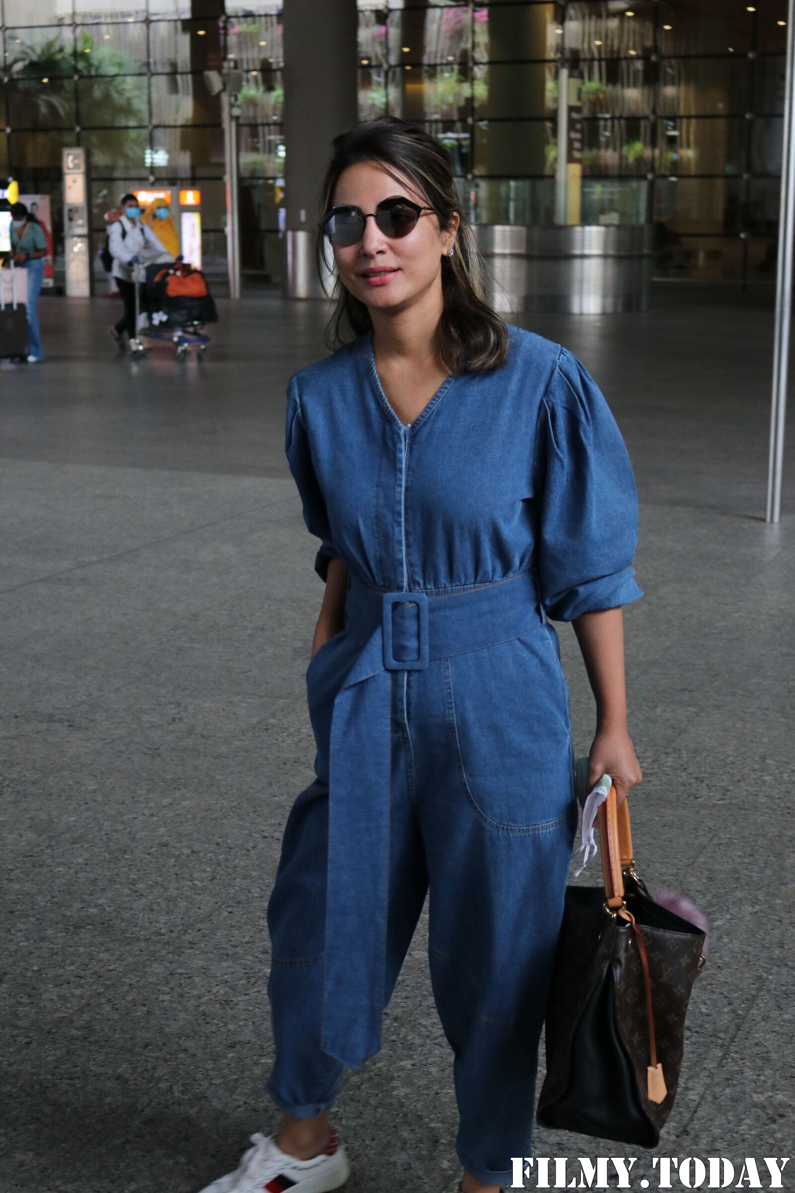 Hina Khan - Photos: Celebs Spotted At Airport | Picture 1754239
