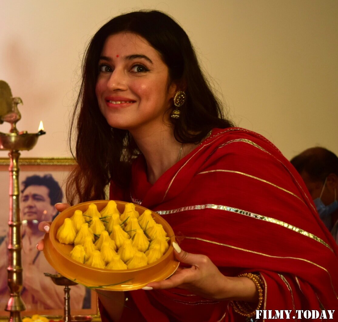 Divya Khosla Kumar Celebrates Ganesh Festival At T Series Office | Picture 1747325