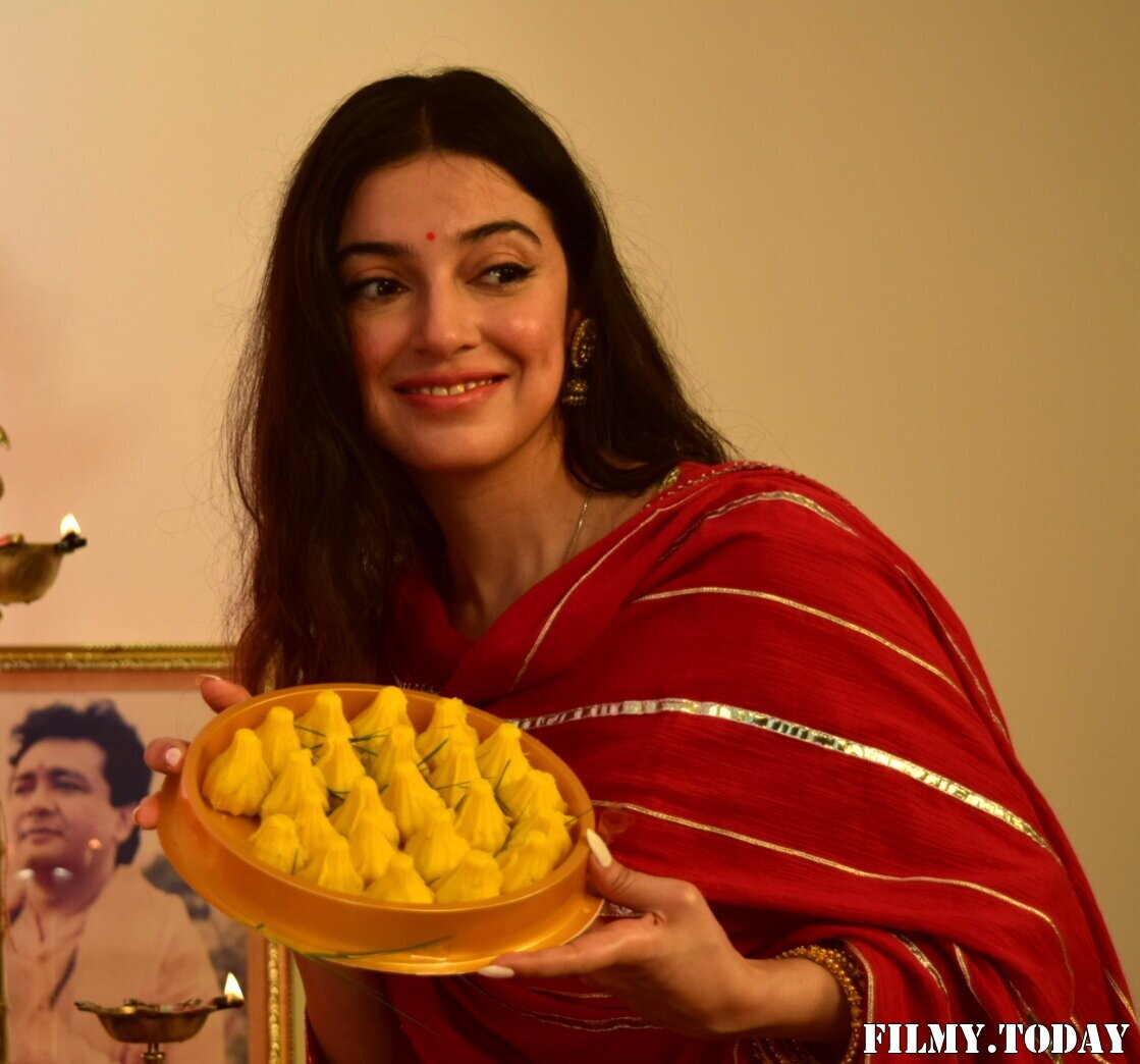 Divya Khosla Kumar Celebrates Ganesh Festival At T Series Office | Picture 1747327