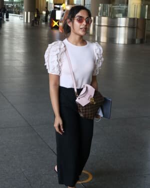 Photos: Celebs Spotted At Airport